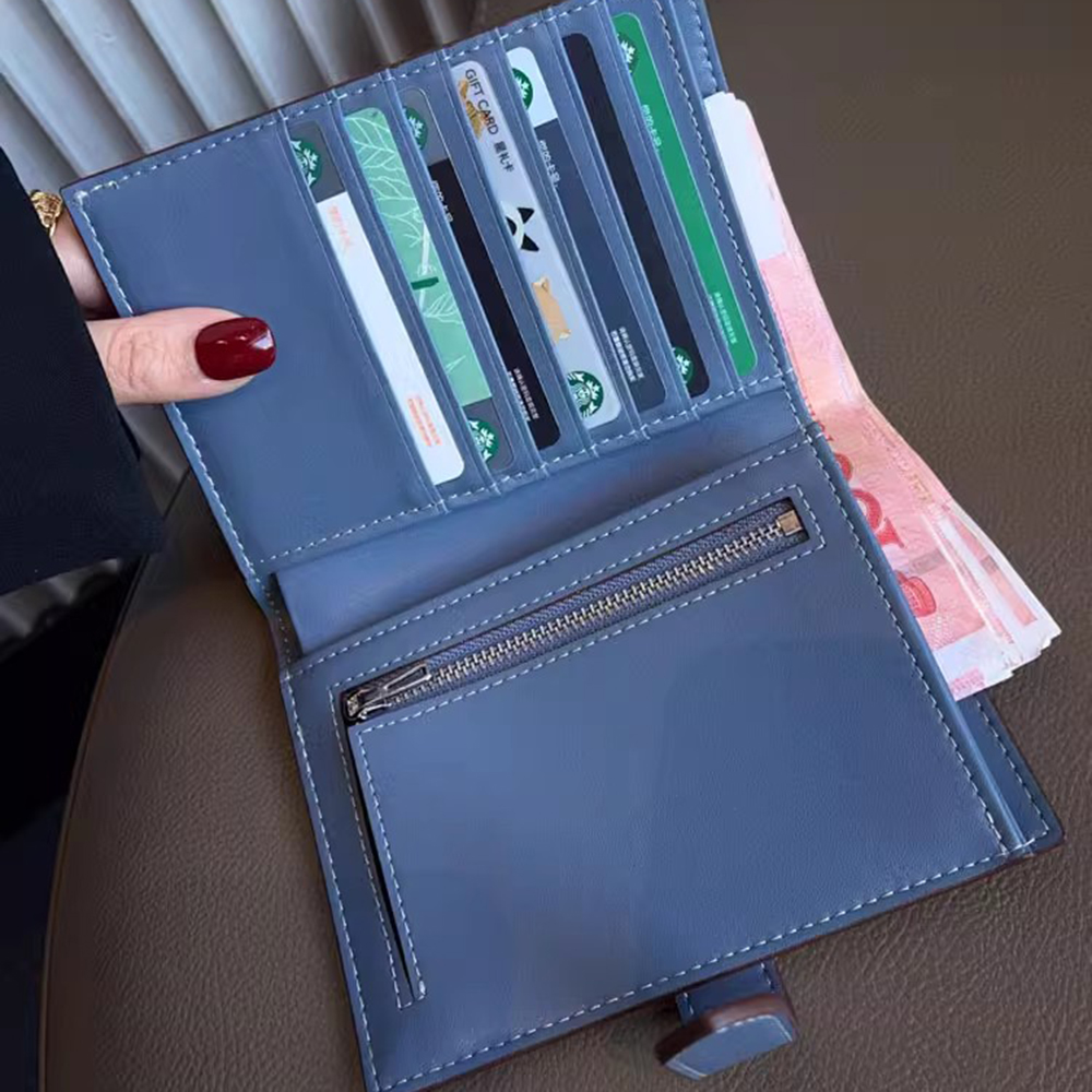 Luxury EPI Leather Travel Pass - огляд і ціна Personalized Name Box